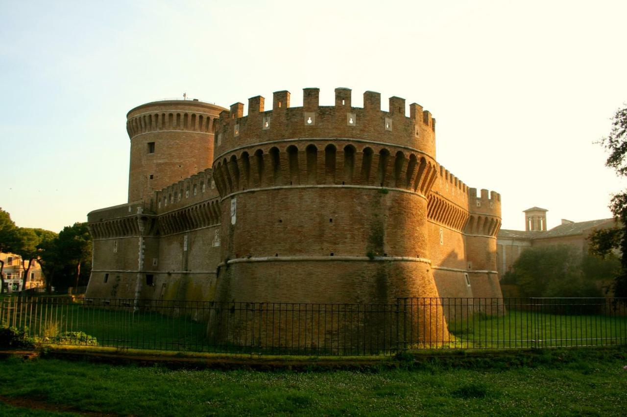 Open Space On The Sea Of Rome !:) Apartment Lido di Ostia Bagian luar foto